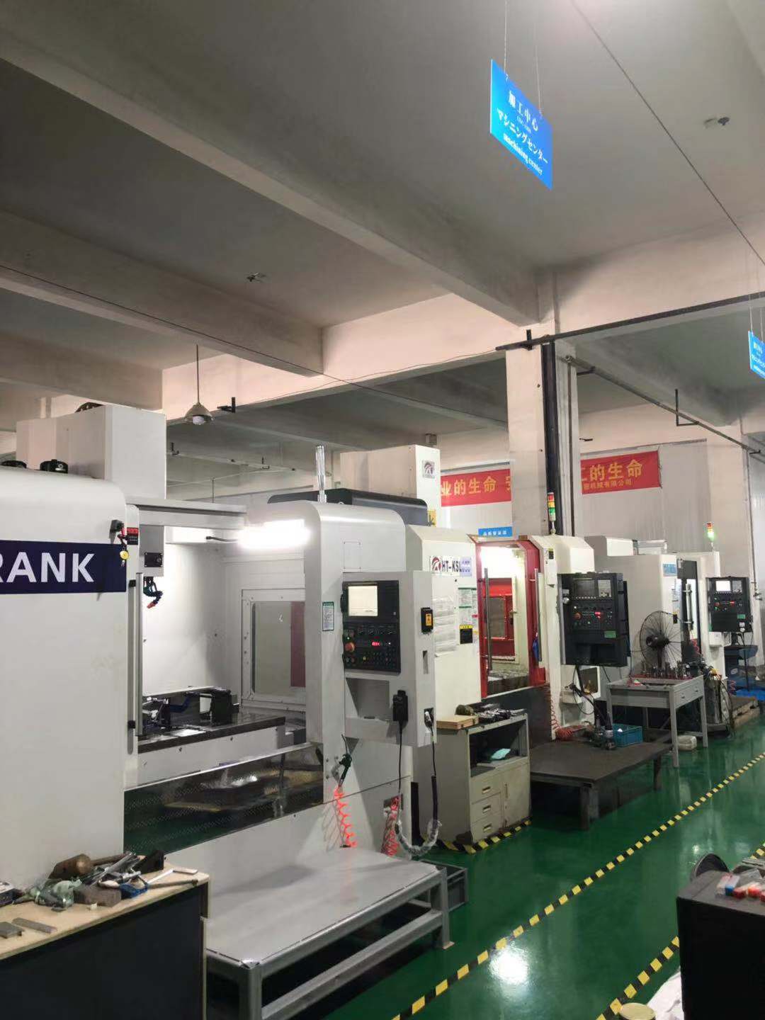 加工中心設(shè)備